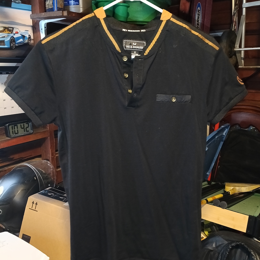 Black and Tan Short Sleeve Tees